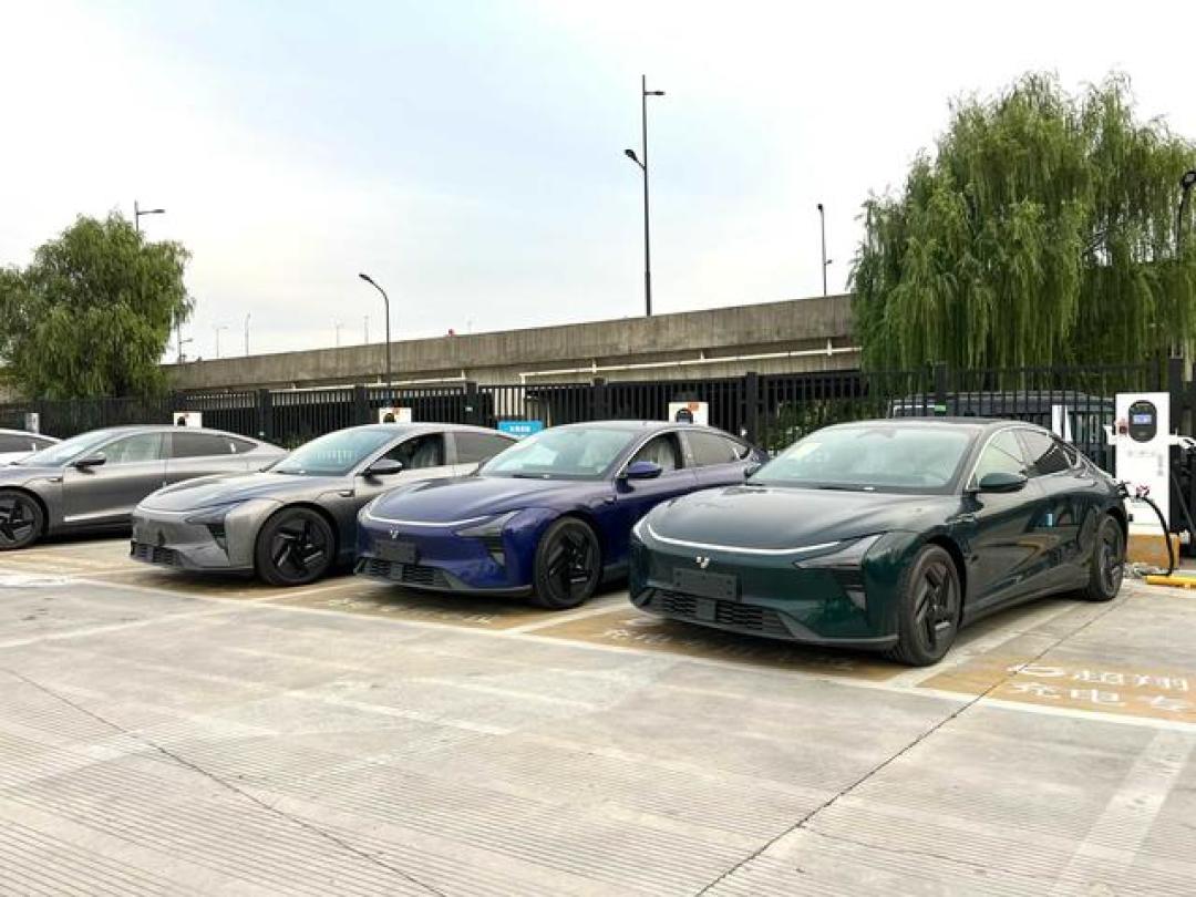 追了快两年的“极越连续剧”,8月16日又更新:第三轮招募开始,车主该看清这三种结局了
