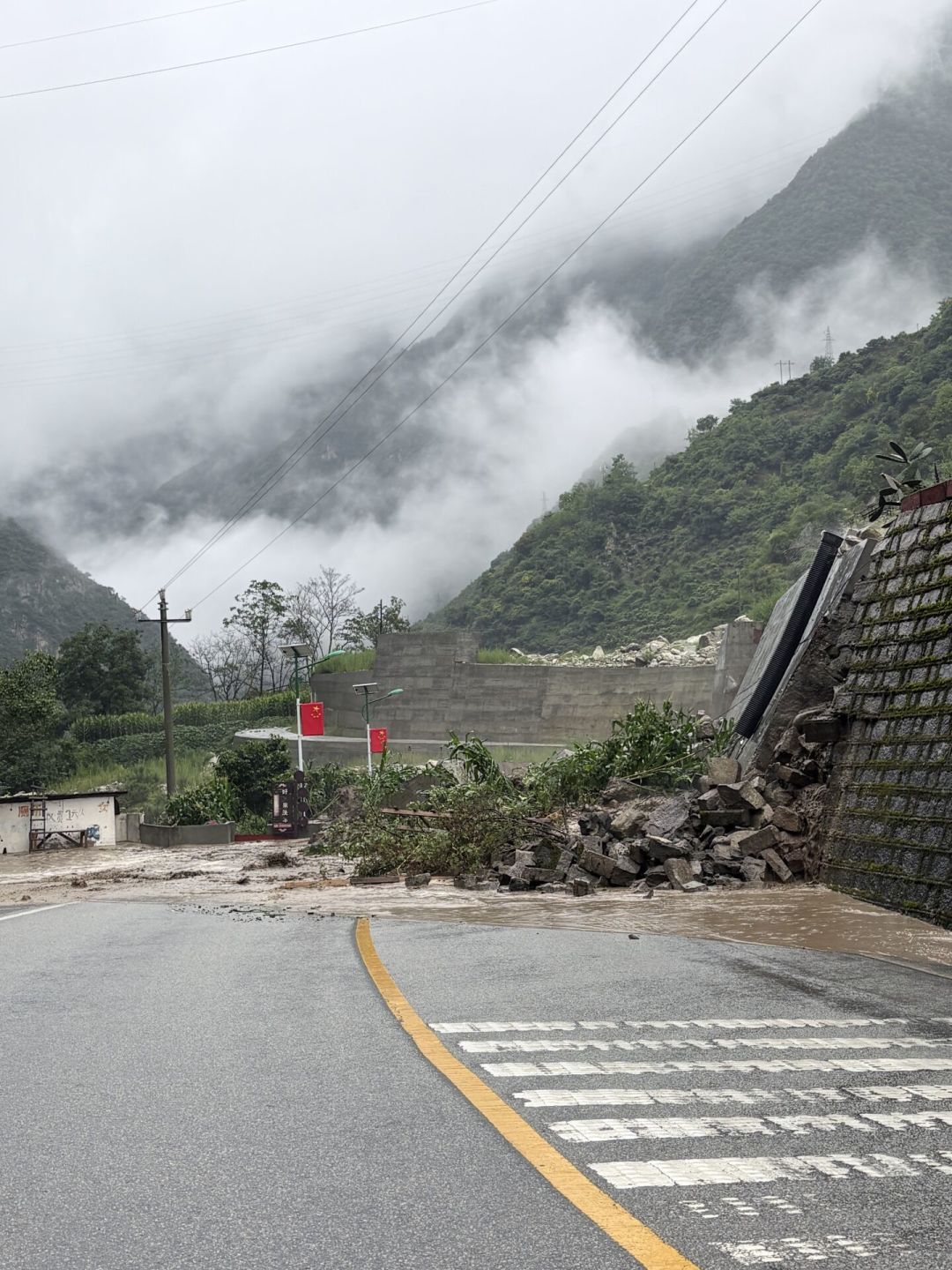 「七下八上」已过,汛期未结束:对完7-8月摩旅路线上的11起山洪塌方,风险只是换了个班