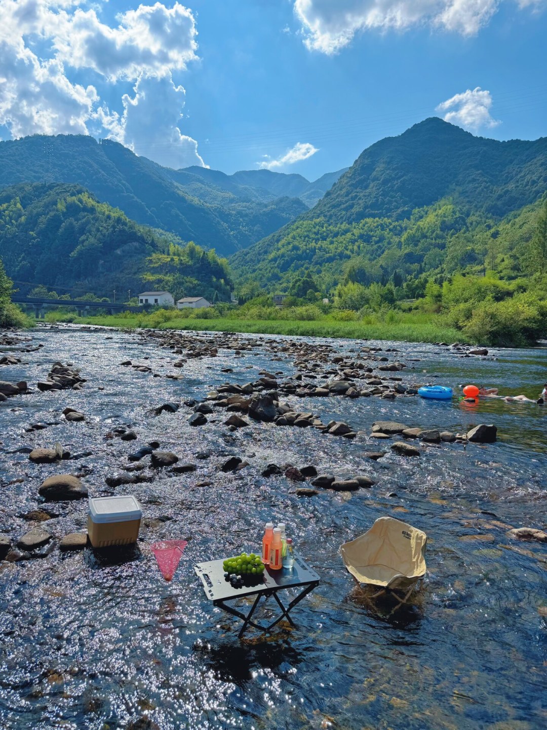 暑假余额告急:这个夏天最后一次带娃上山下水,先按温度定玩法,再按年龄定路线