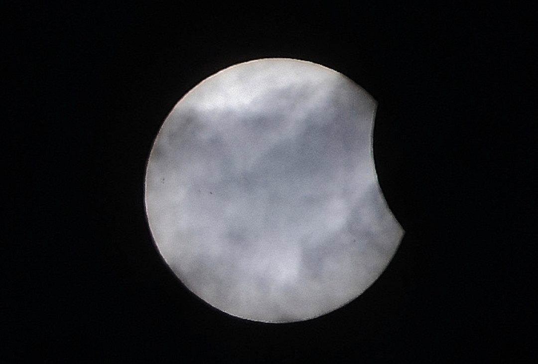 流星雨过去了,银河还在档期里:夏季拍星的最后一个月,先看月相再出门
