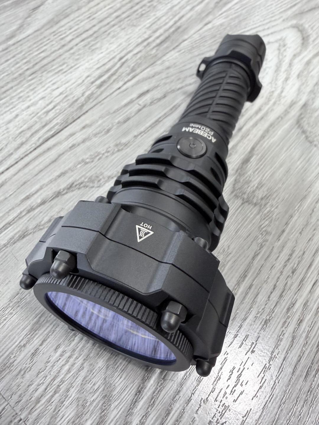 26万坎德拉、千米远射:桐友圈刷屏的ACEBEAM P20 mini,到底该不该买