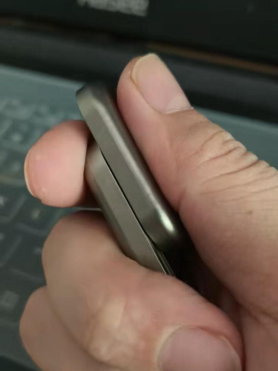 同一块小金属,有人卖9.9包邮,有人卖到上万:EDC解压玩具的第一块,到底该花多少钱
