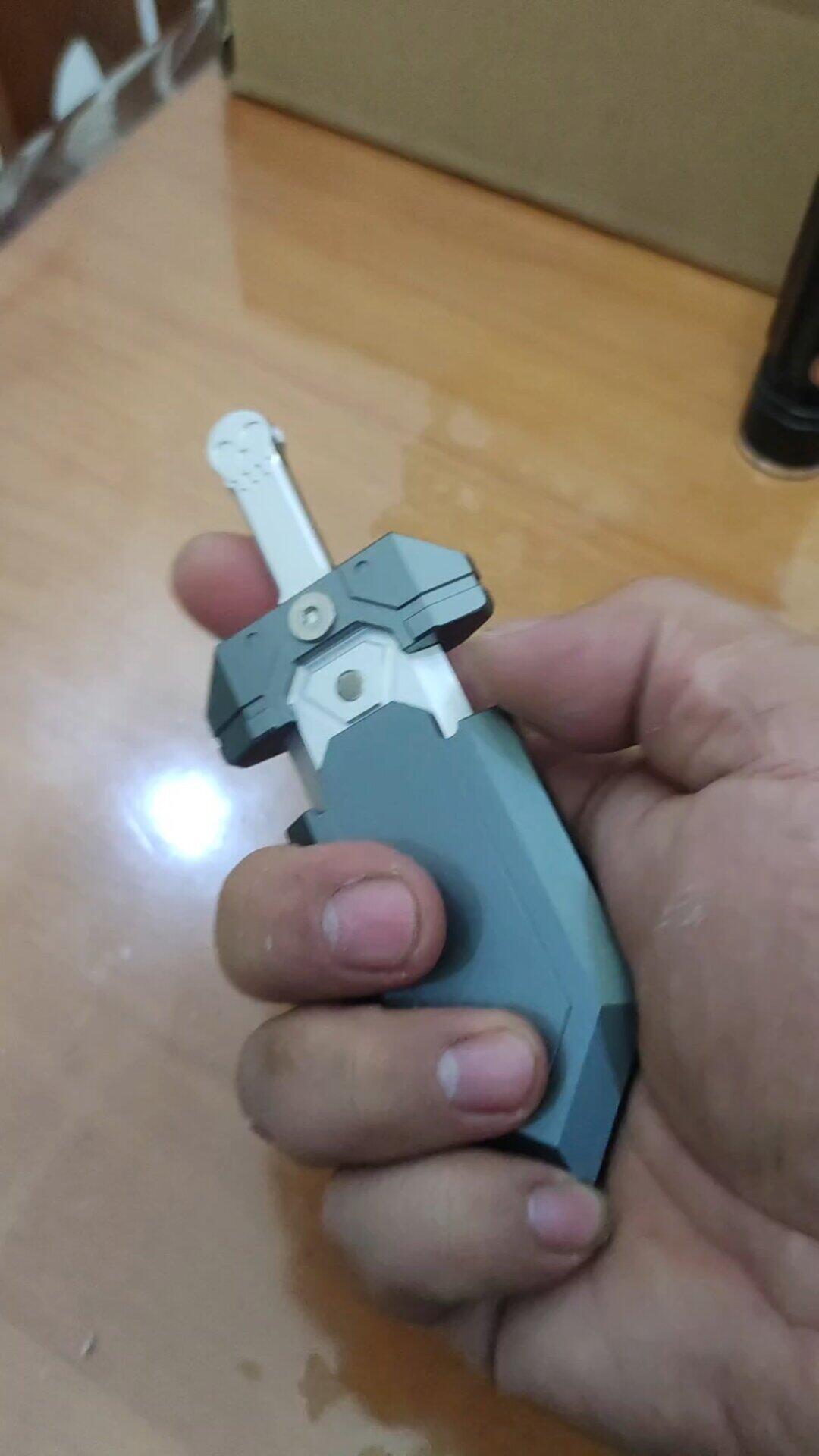 同一块小金属,有人卖9.9包邮,有人卖到上万:EDC解压玩具的第一块,到底该花多少钱