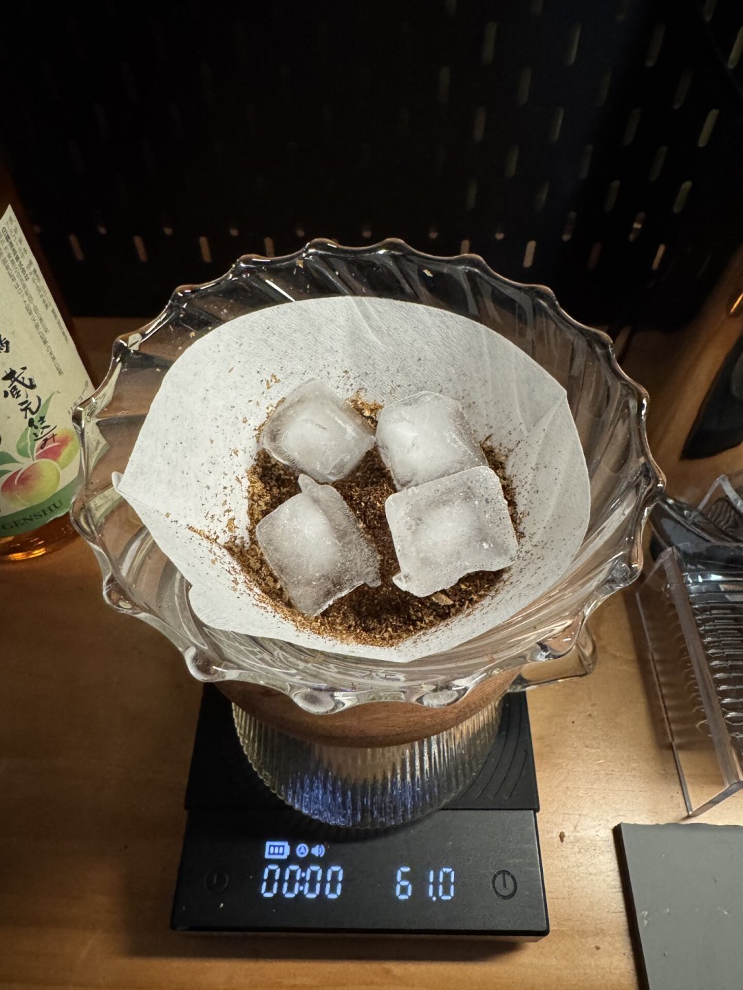 一杯冷萃30块，自制豆子成本不到3块：冷萃瓶、冰滴壶和0元邪修冰滴，4条路线的账我算清了