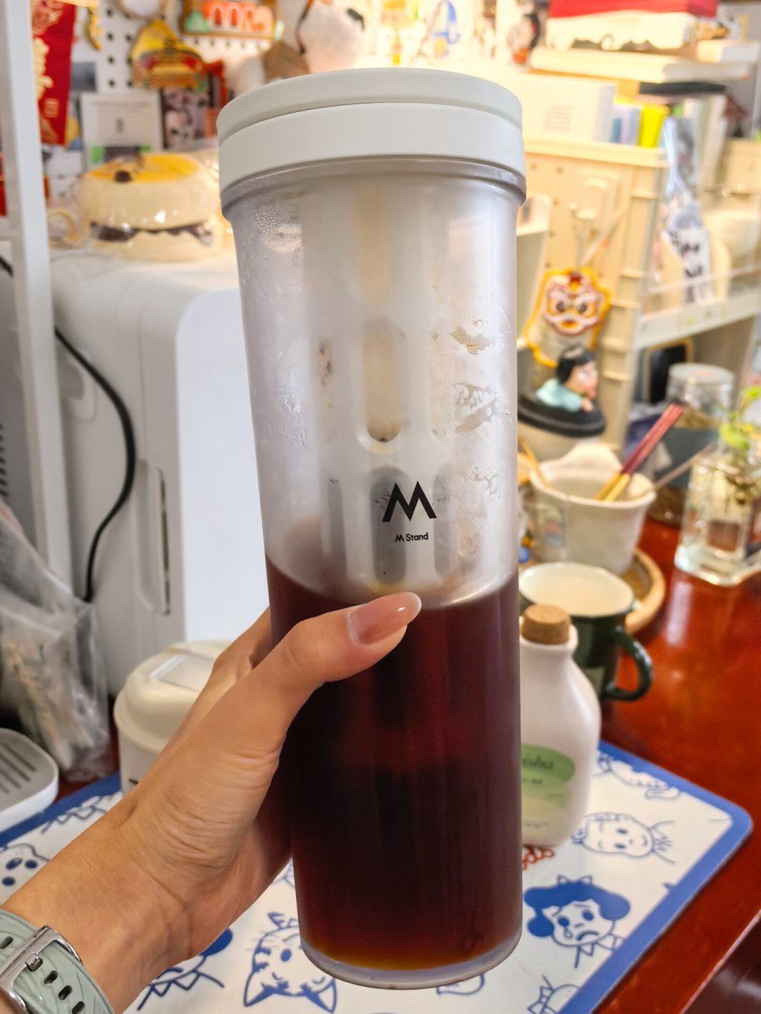 一杯冷萃30块，自制豆子成本不到3块：冷萃瓶、冰滴壶和0元邪修冰滴，4条路线的账我算清了