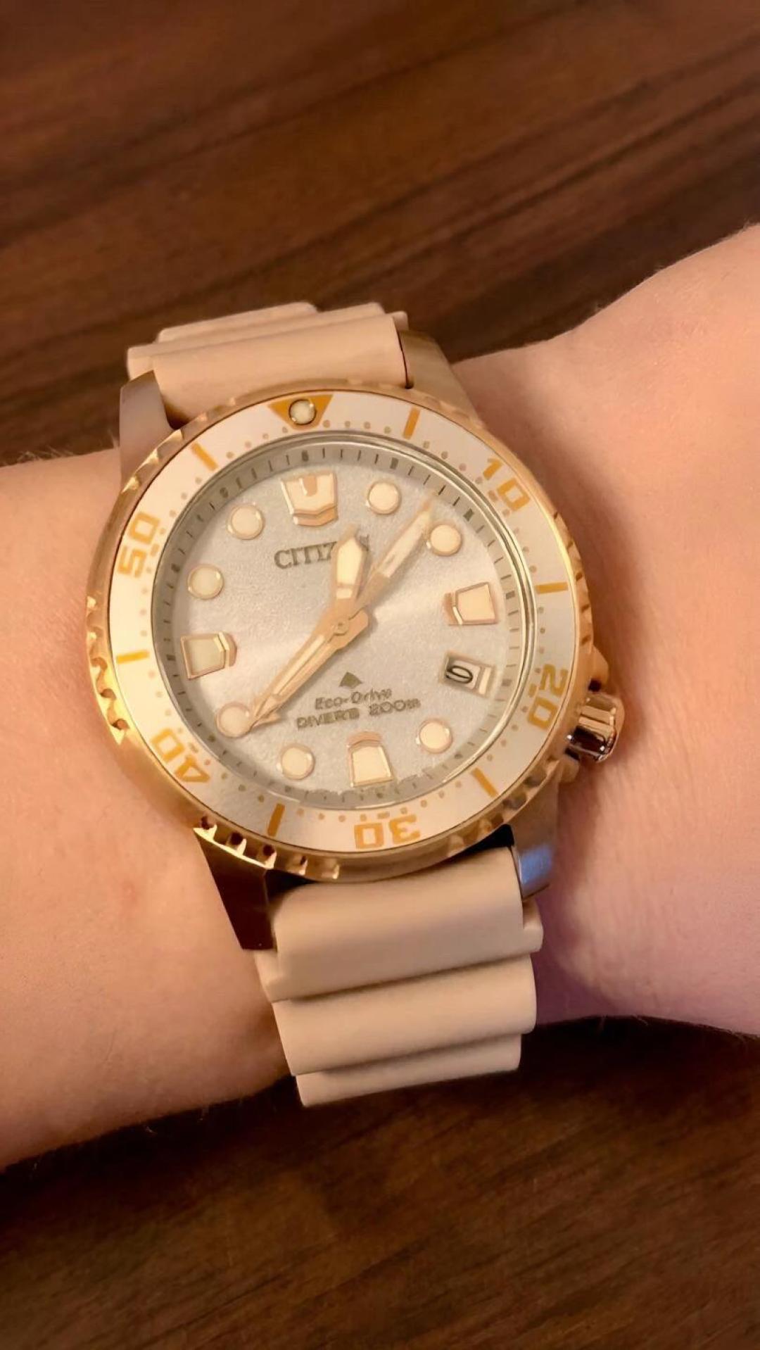 潜水表默认42mm起步？给小手腕找一块能真下水的专业款，我翻了全网