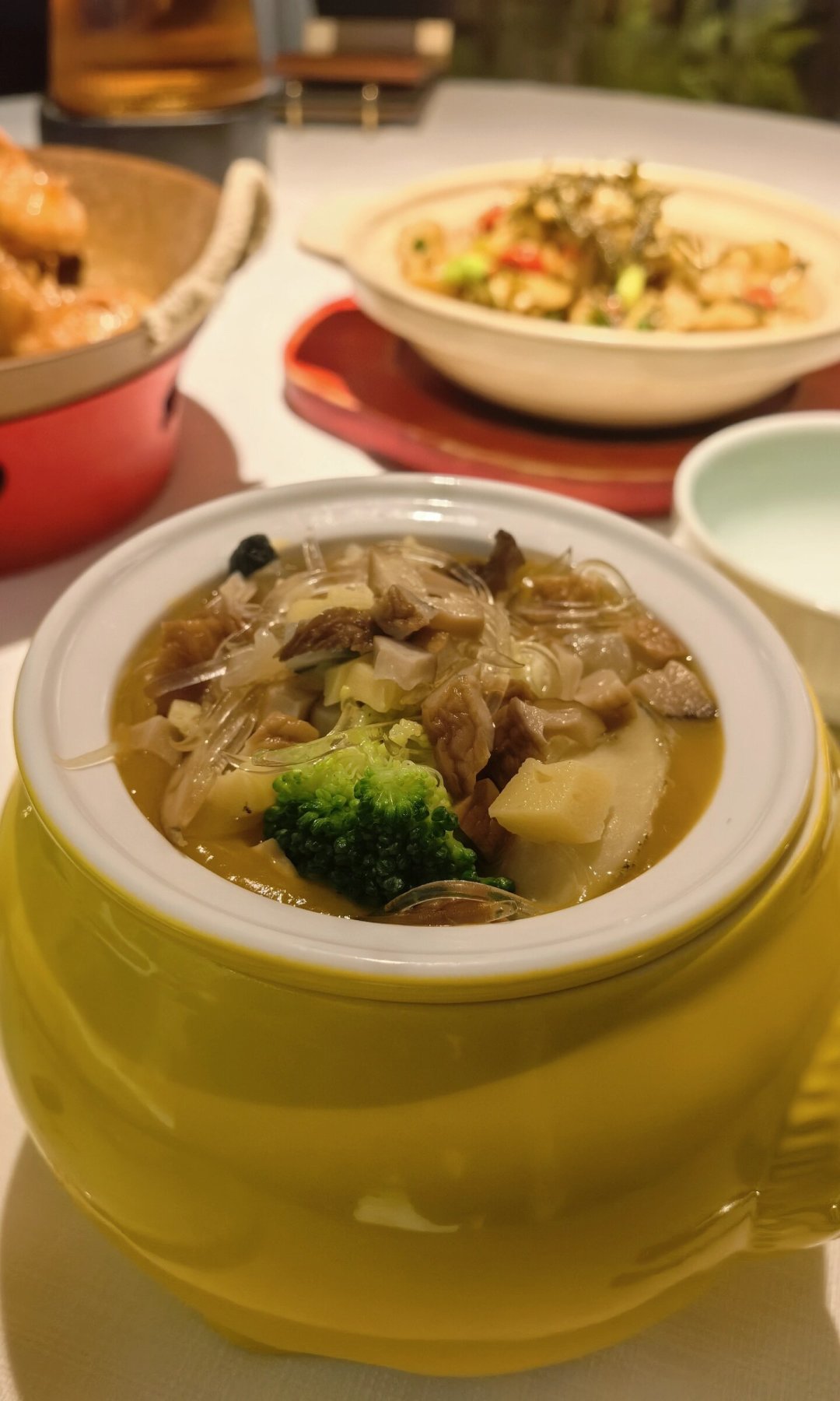 看完《欢迎来龙餐馆》都在问:李鸿章杂碎和李鸿章大杂烩到底是不是同一道菜?