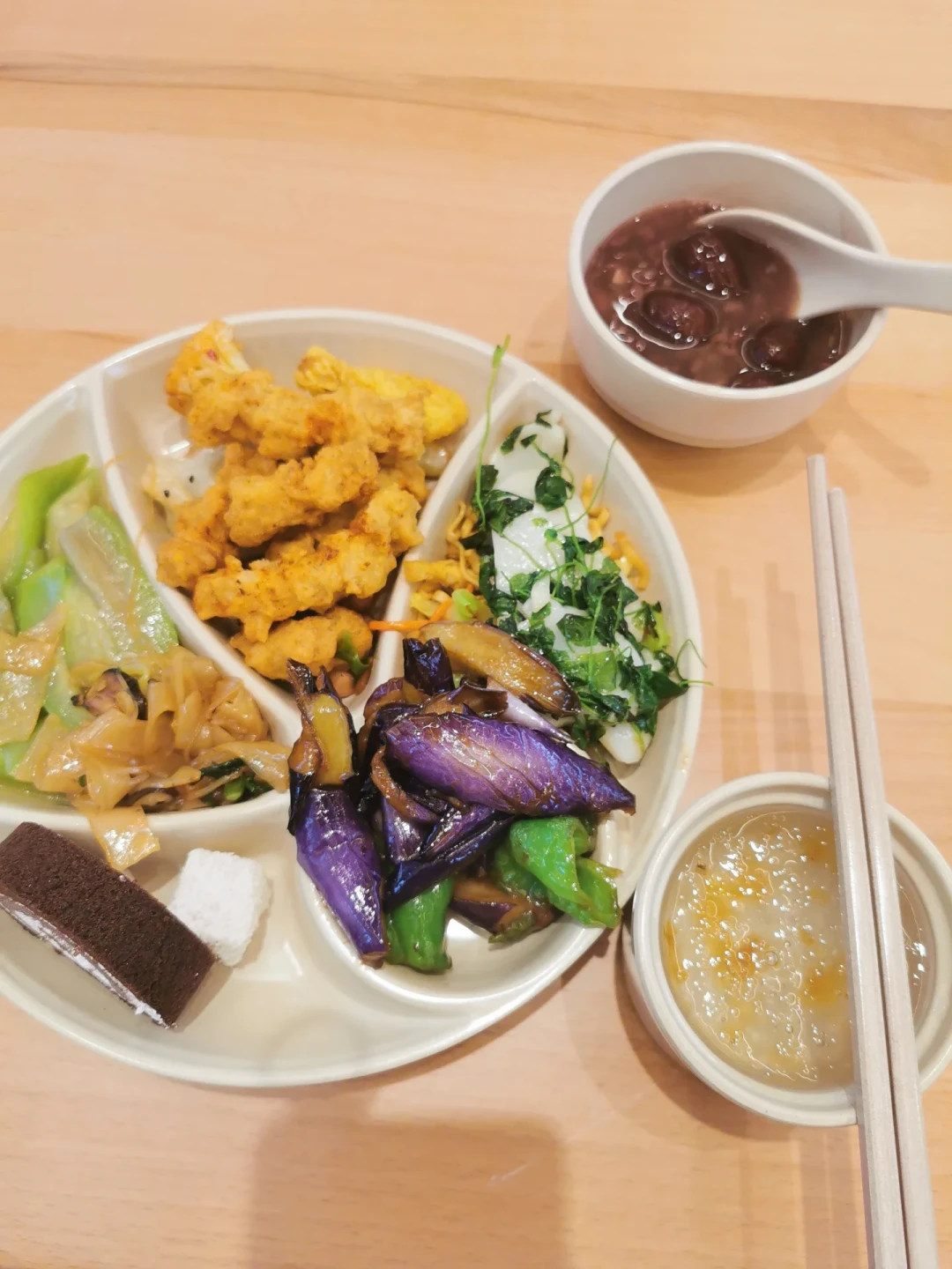 15元管饱的素食自助开满大街:核对完9地价格,我劝你先看懂“吃饱的代价”