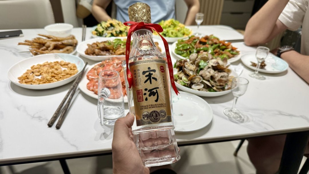 中国十七大名酒之一,出了河南却没几个人听过:一波人正在挖宋河纪年1988,150元左右一瓶值不值得试?