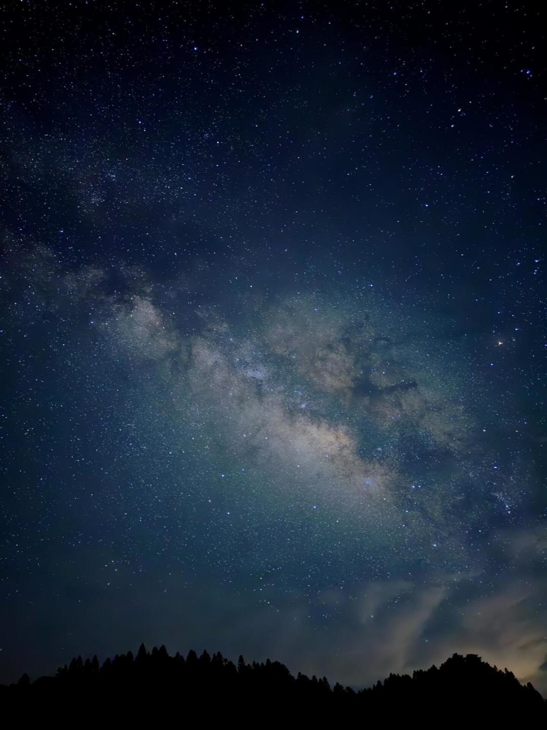 手机拍星空,多数失败发生在按下快门前:拍摄前三项自查+各品牌入口与参数