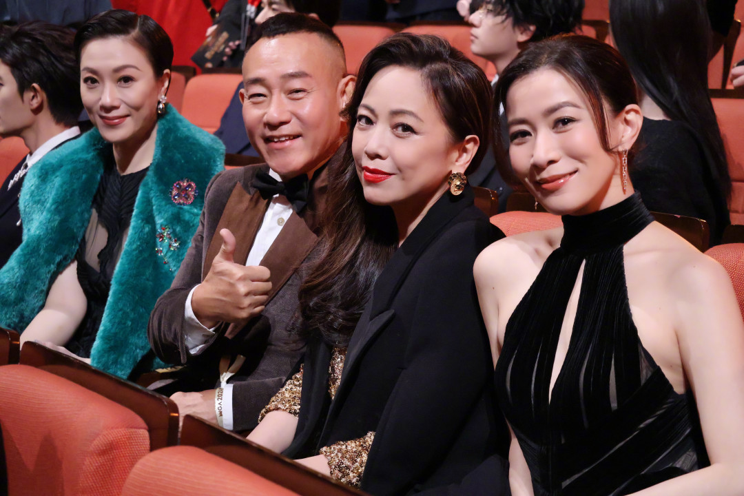 因为Man姐入坑的,建议先看这篇:佘诗曼近30年的戏,从哪部补起不踩坑