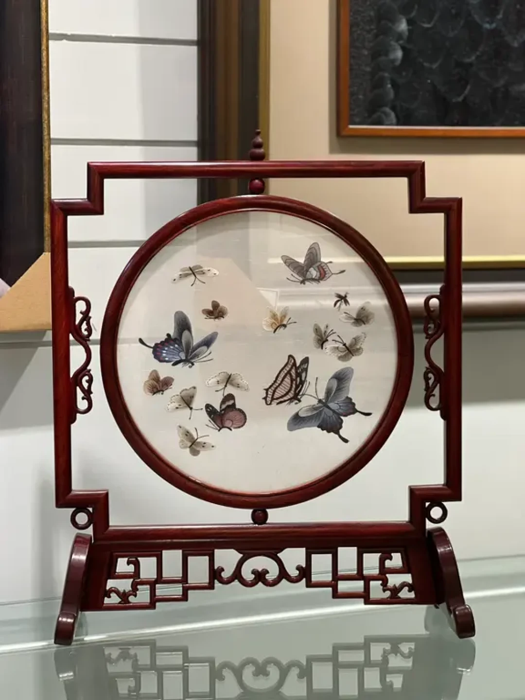 买绣品怕花手绣的钱买到机绣？5个真能用的鉴别点+1张价格对照表，再说清楚什么时候可以放心选机绣