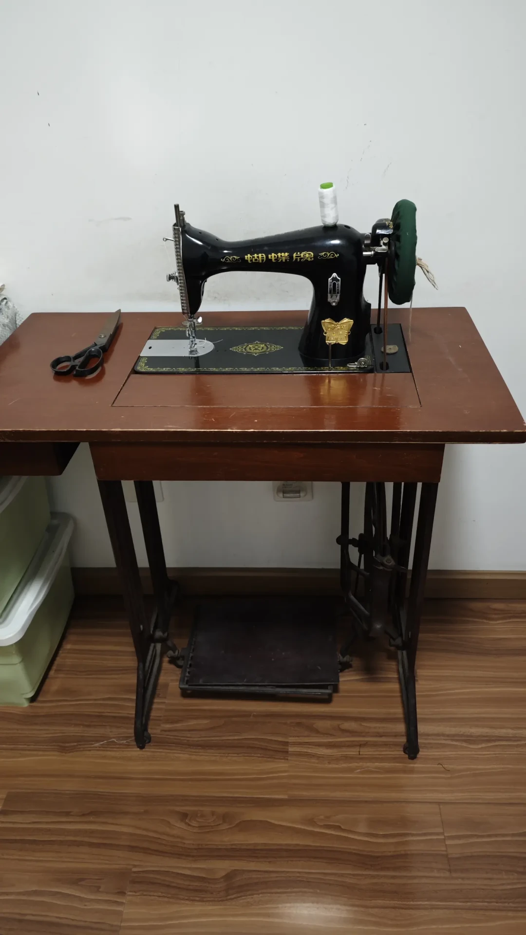 家里那台老缝纫机到底值多少钱?废铁价48元上下,转手几百元:只有3种机器真值得留