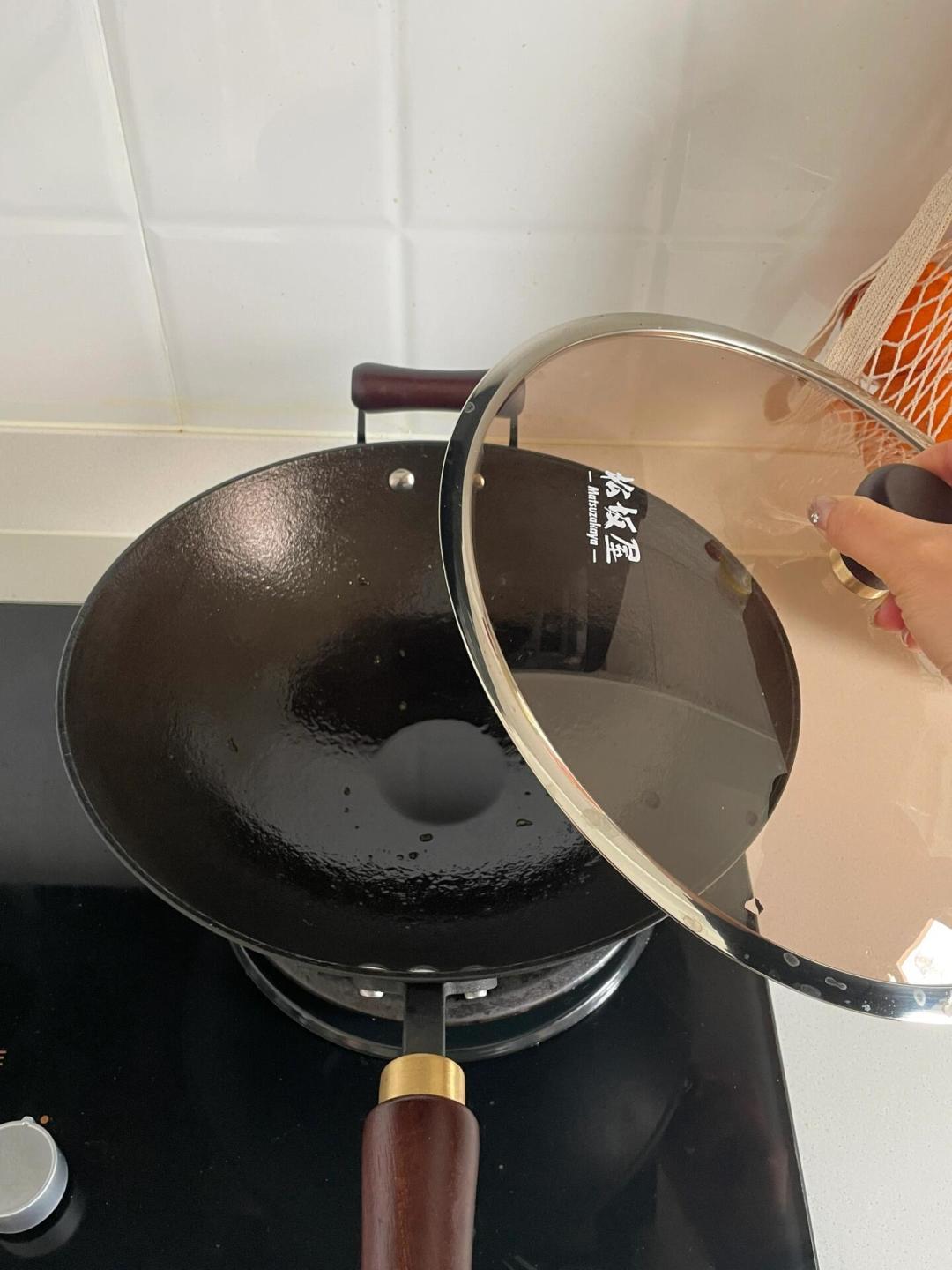 洗洁精不能碰?热锅冷油是咒语?铁锅养锅6大争议一次说清,真正有用的只有3条