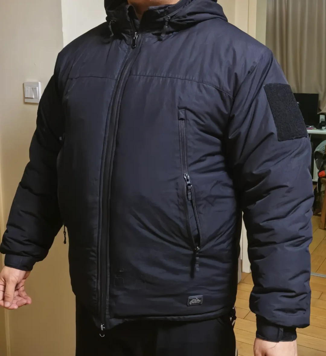 一半人喊神衣,一半人喊天坑:赫利肯L7棉服吵了五年,这次说清谁该买、选哪版、怎么挑码