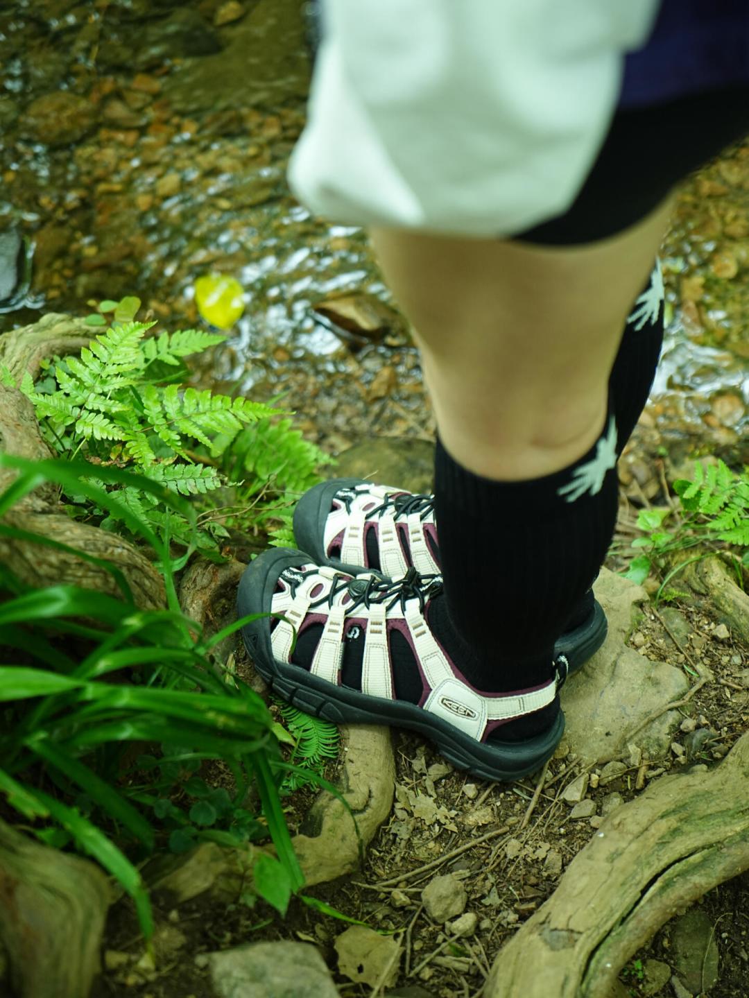 有人说智商税,有人说“买就认准Vibram”:暑假最后一次玩水前,把脚上的事一次说清