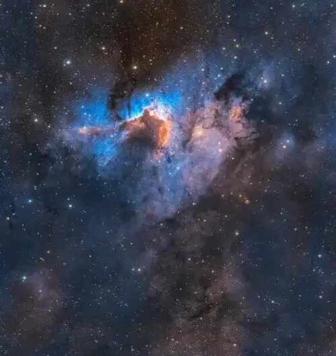 英仙座结束了,这颗彗星接棒:220P两次爆发,拍摄窗口可能只剩几周