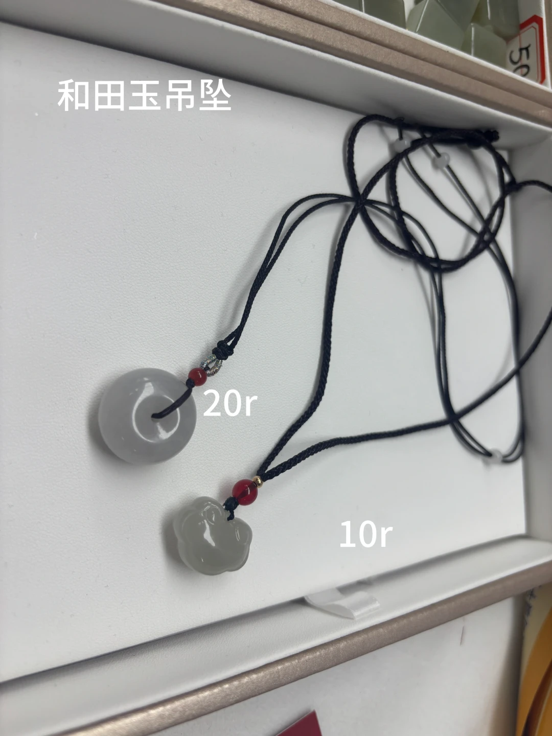 越来越多人冲向石佛寺“捡漏”,新手真能在那买到玉吊坠吗?