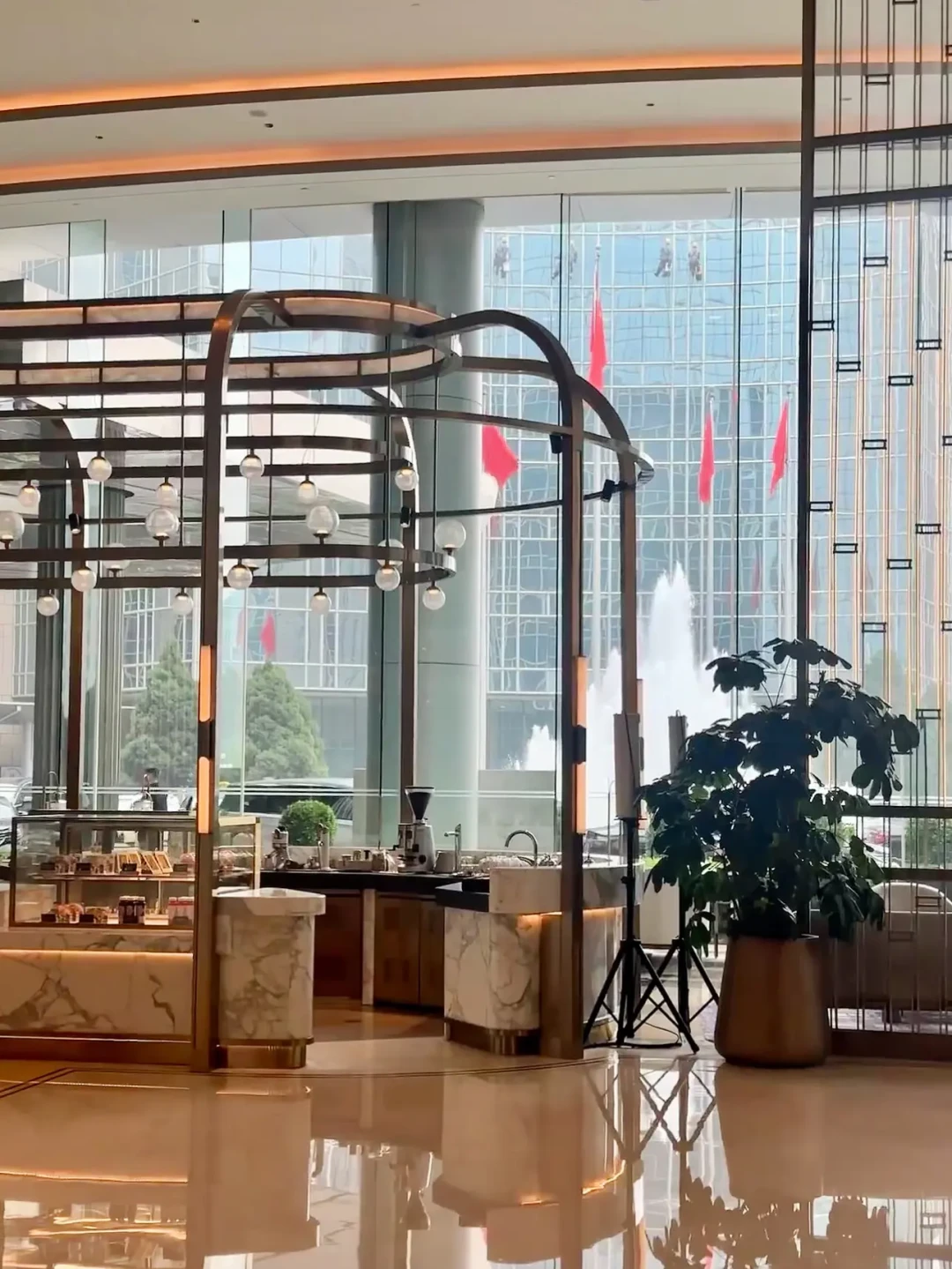 只剩40多天就到国庆,酒店涨价已经开始:等不了的房和等得起的房