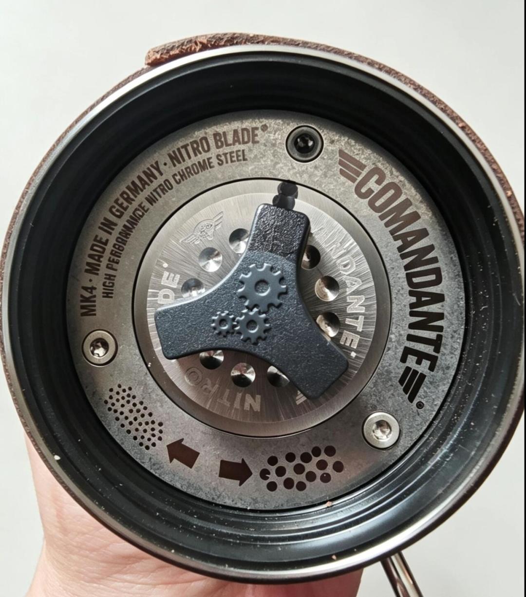 1600元的Comandante C40到手，手冲却没变好喝？先别怪磨豆机，这5个坑新手全在踩