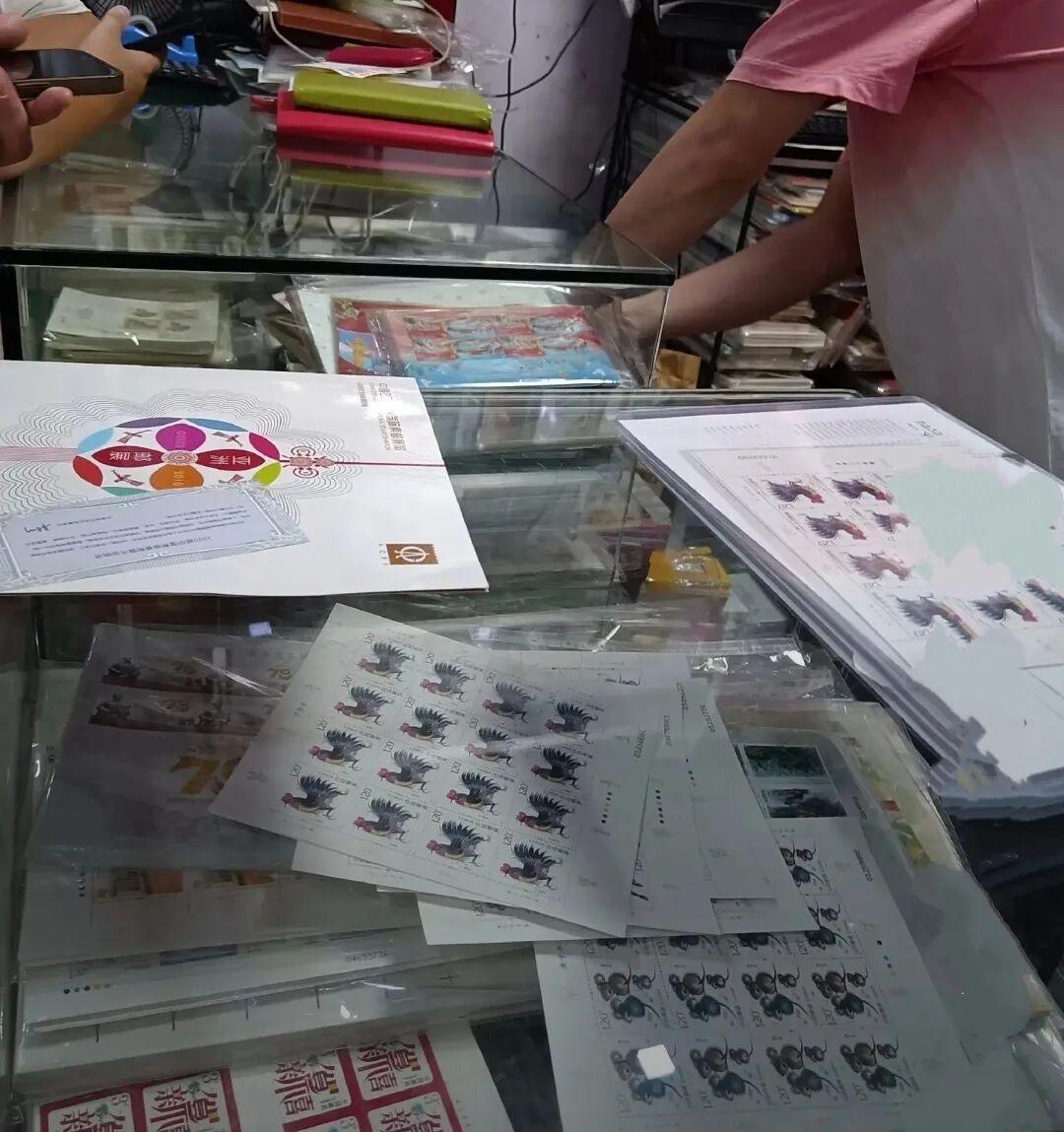 小型张暴涨660%，猴票从1.2万跌到3千：家里的邮票年册，真在升值吗？