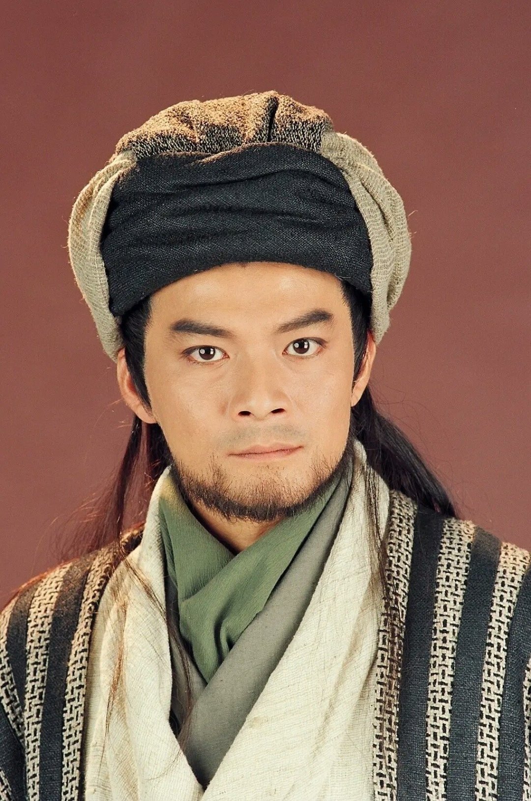 乔峰和郭靖，谁的降龙十八掌更强？翻完金庸三部原著的证据，这场架终于能说清了