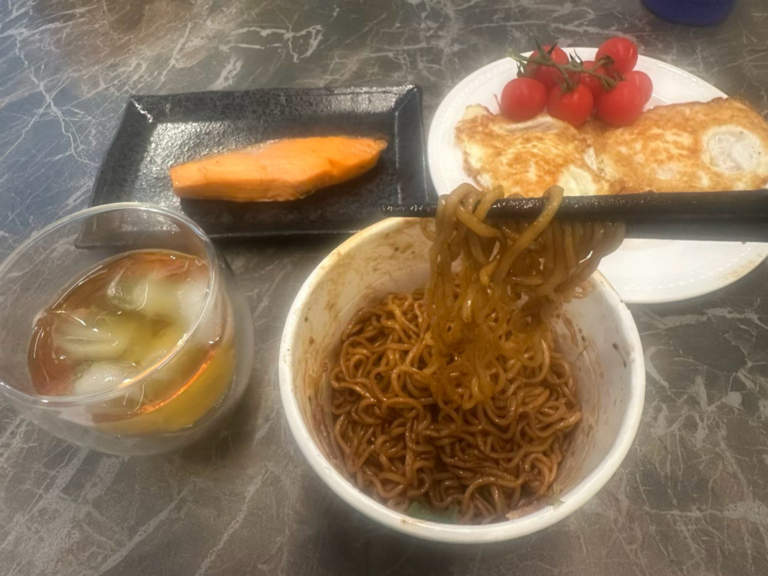 煮泡面第一遍水倒不倒？全网吵翻了，3种煮法对号入座