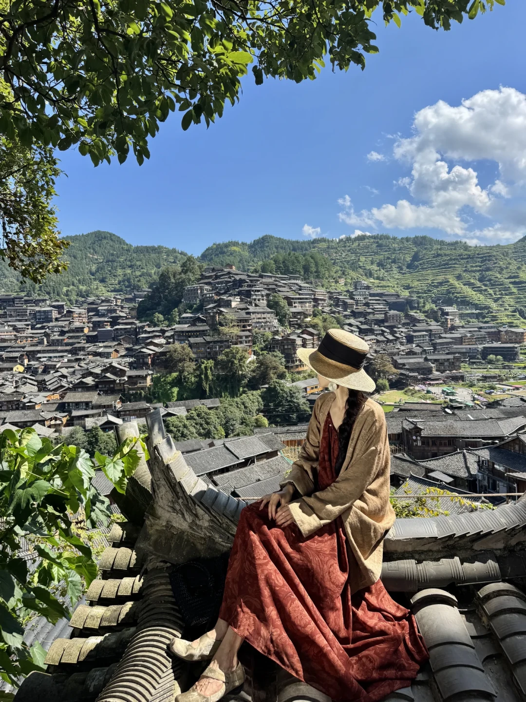 同一套苗服妆造，有人花58元，有人被坑一千多：西江千户苗寨旅拍实价表与避坑流程