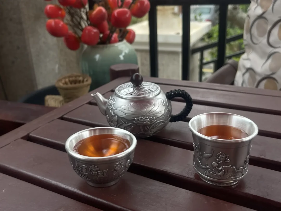 卖万元银壶爱背的三句《茶经》,对着七千字原文查了一遍,没有一句经得起细看