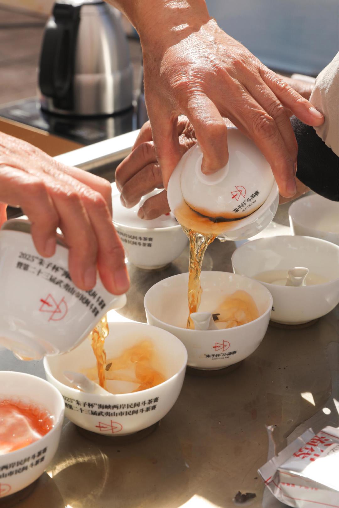 三大茶王出炉,获奖茶拍出6万元/斤:斗茶旺季,“茶王”是怎么选出来的?