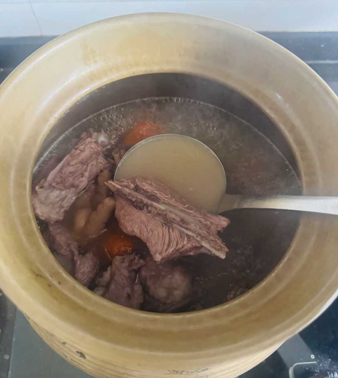 离处暑还有3天,广东人的汤煲开始“换班”:祛湿汤下岗,润燥汤接棒