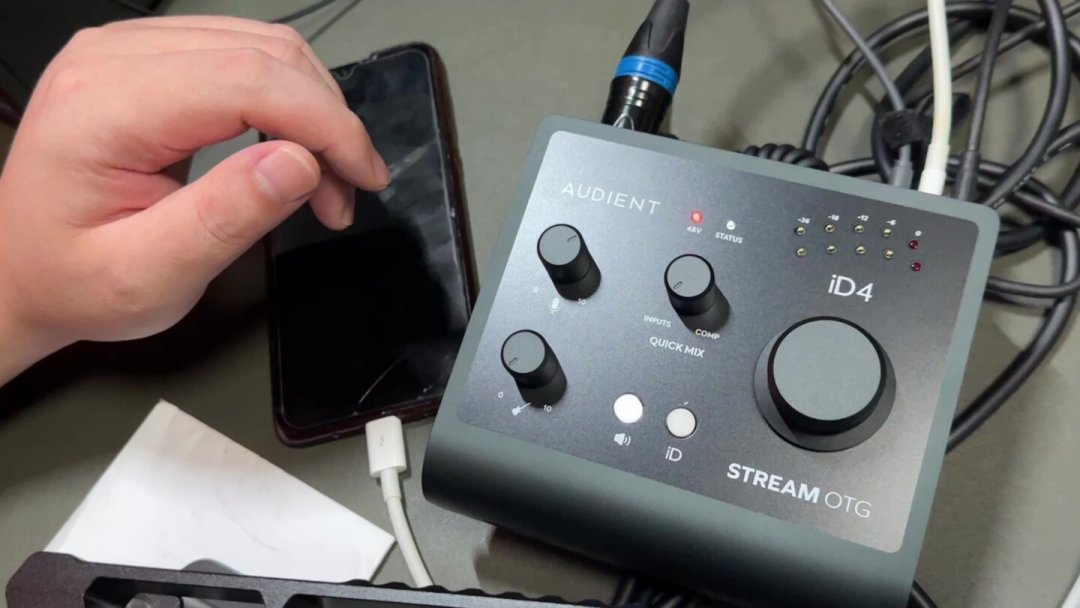 直播声卡都在推Audient OTG：话放是真强，但手机直连的坑我替你踩齐了