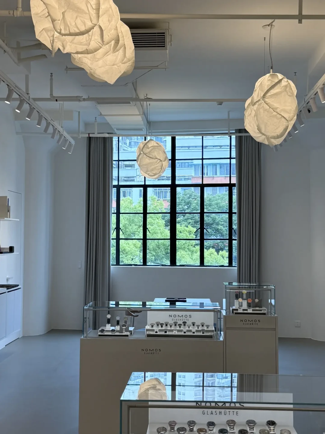 全球第二家NOMOS直营店落沪：试戴难、售后难，这块德表的两个老坑终于被补上了