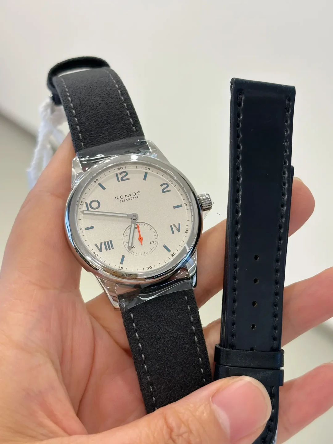 全球第二家NOMOS直营店落沪：试戴难、售后难，这块德表的两个老坑终于被补上了