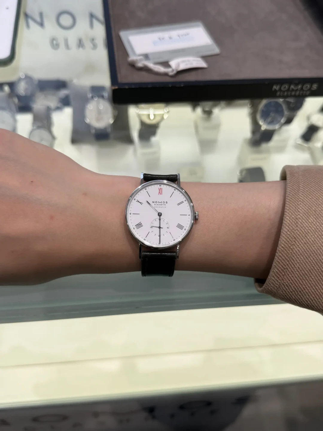 全球第二家NOMOS直营店落沪：试戴难、售后难，这块德表的两个老坑终于被补上了