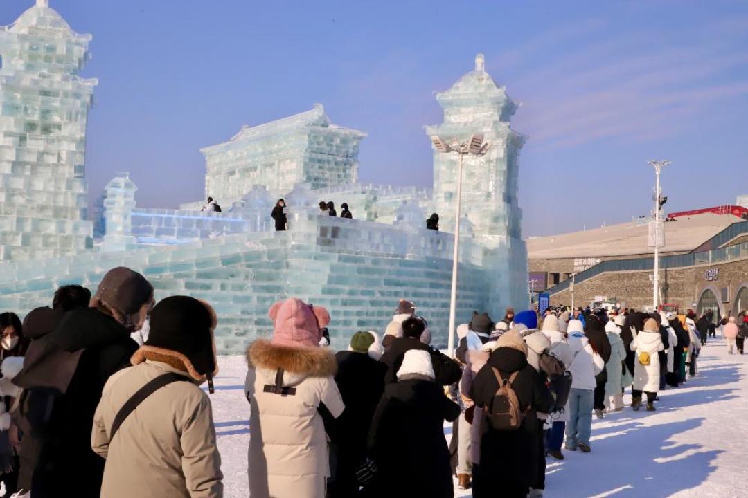 正月初五突然闭园,两天后哈尔滨下大雪:翻了近四届冰雪大世界的时间线,今年冬天什么时候去其实能算出来