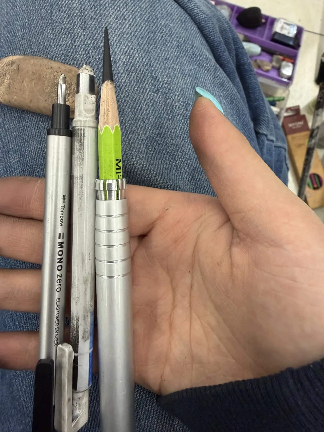 静物素描画“灰”了？先别怪手，一半问题在笔袋里