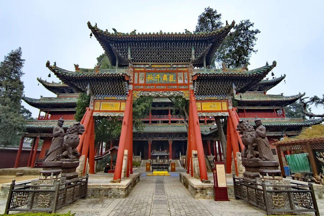 净土寺大师都说“能多拍就多拍”:山西的藻井,真的要趁早看