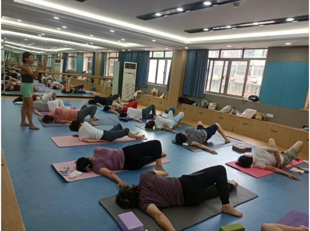 9月老年大学报名季：走秀班一课难求，给爸妈交钱之前，看清这三条路和一条红线