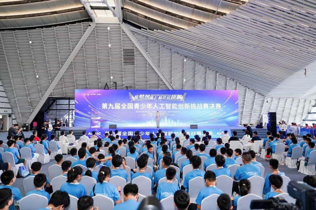 开学季又被催竞赛、催考级、催续费：教育部白名单面前，哪笔钱值得掏？