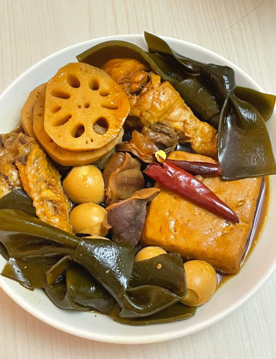 鸭脖九十多元一斤,亚硝酸盐判刑案又一记重锤:这个夏天的卤味,买还是自己卤?