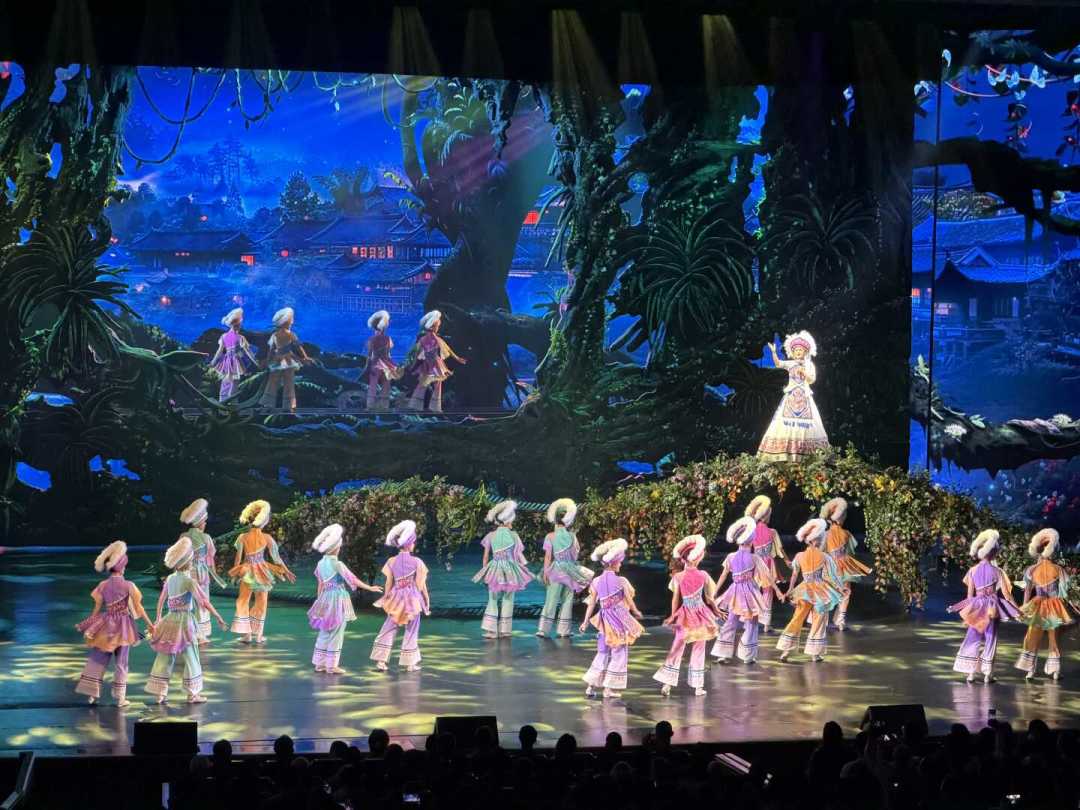 暑期《魅力湘西》一票难求,到底值不值?对比张家界四大夜秀后,我劝这三类人放弃