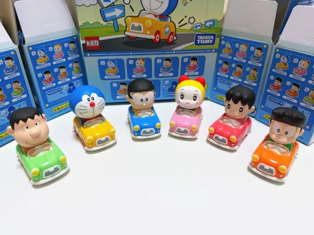 8月哆啦A梦热度是多美卡给的：6常规+1隐藏盲盒小车，隐藏款1/36概率，单抽还是端盒先看这篇