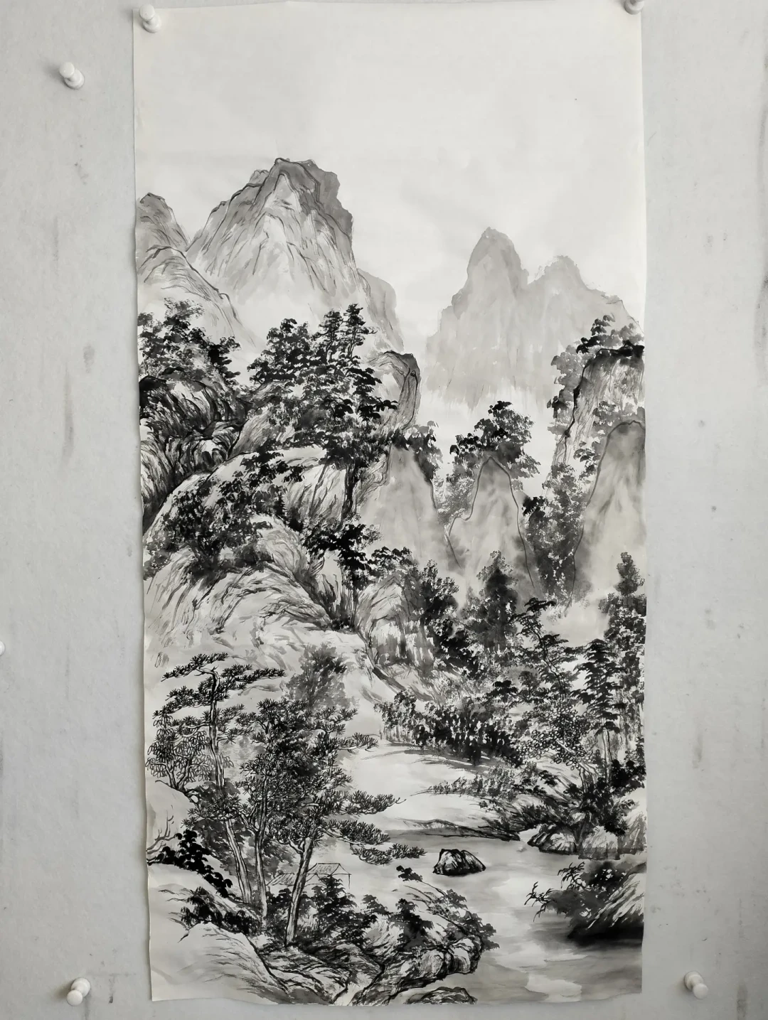 手绘彩墨山水50块,印刷装饰画却要360:客厅挂画的钱该花在哪一档