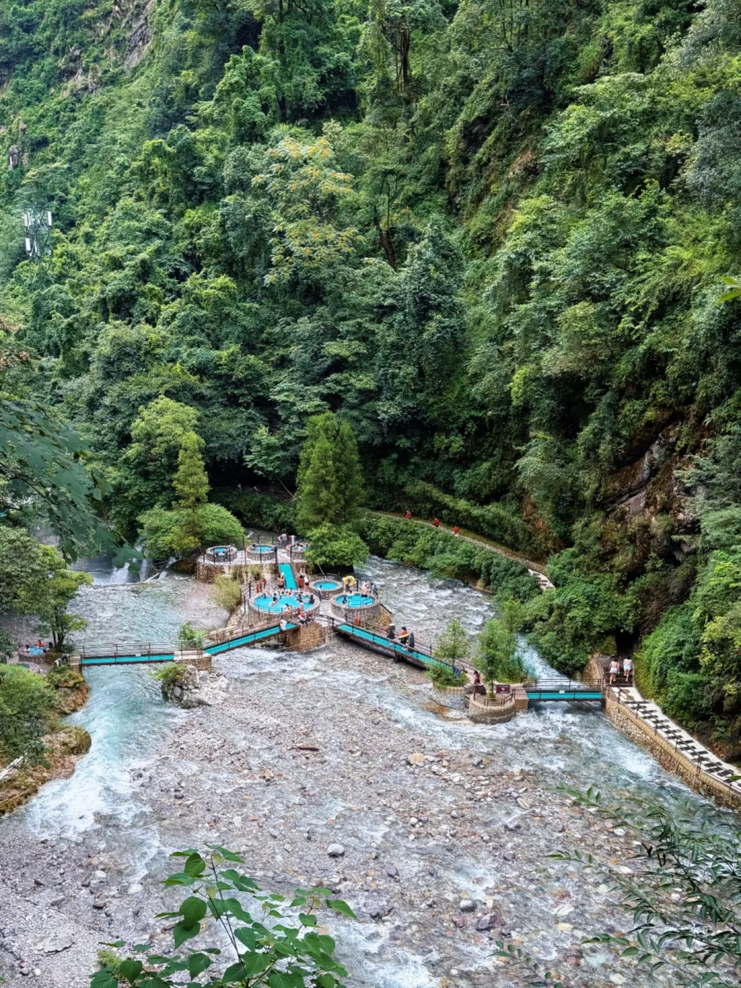 泡温泉会感染炎症？你最怕的那个几乎不会发生，但这几种“脏”才真得防