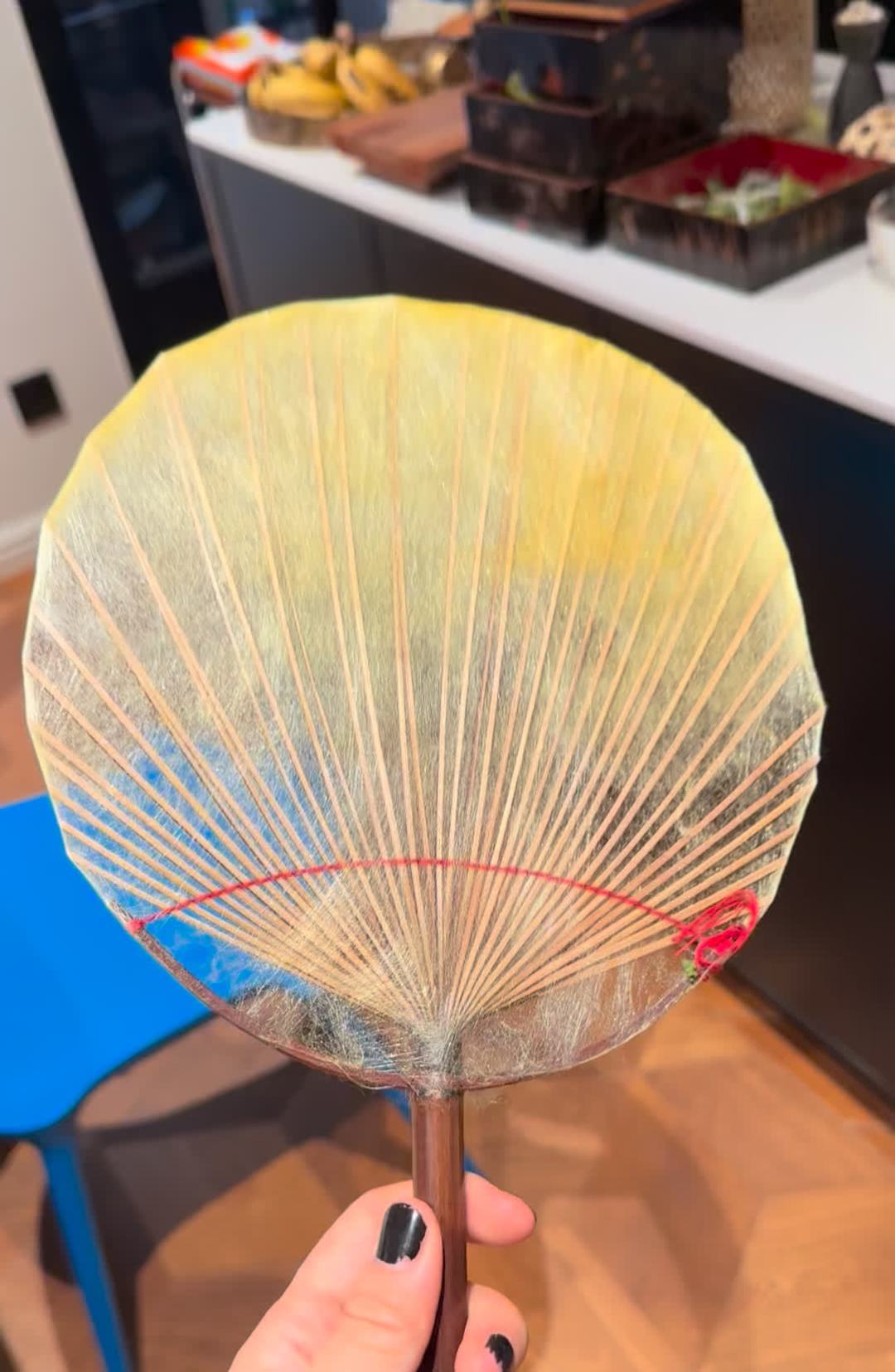 秋蚕季已经开席,买蚕种前先算这笔“桑叶账”:一条蚕一生只吃22克叶,但八成以上集中在最后一周