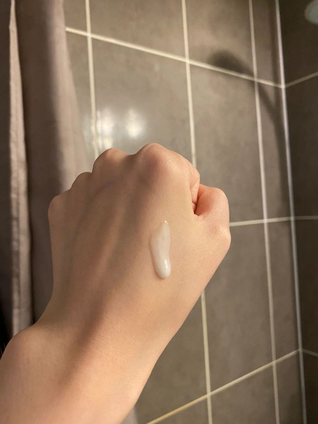 当年两百多的法国药妆控油乳，清仓到五十块以内，油皮夏天该囤吗？