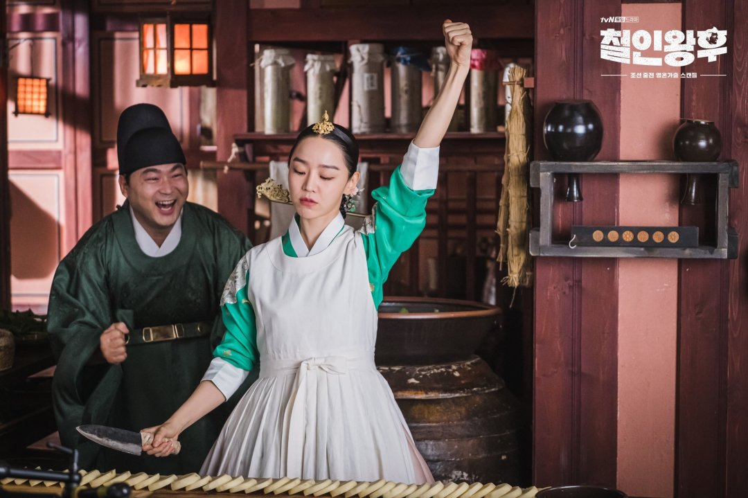 申惠善拿下青龙视后、导演新作开机:开播五年半的《哲仁王后》,现在重刷正当时