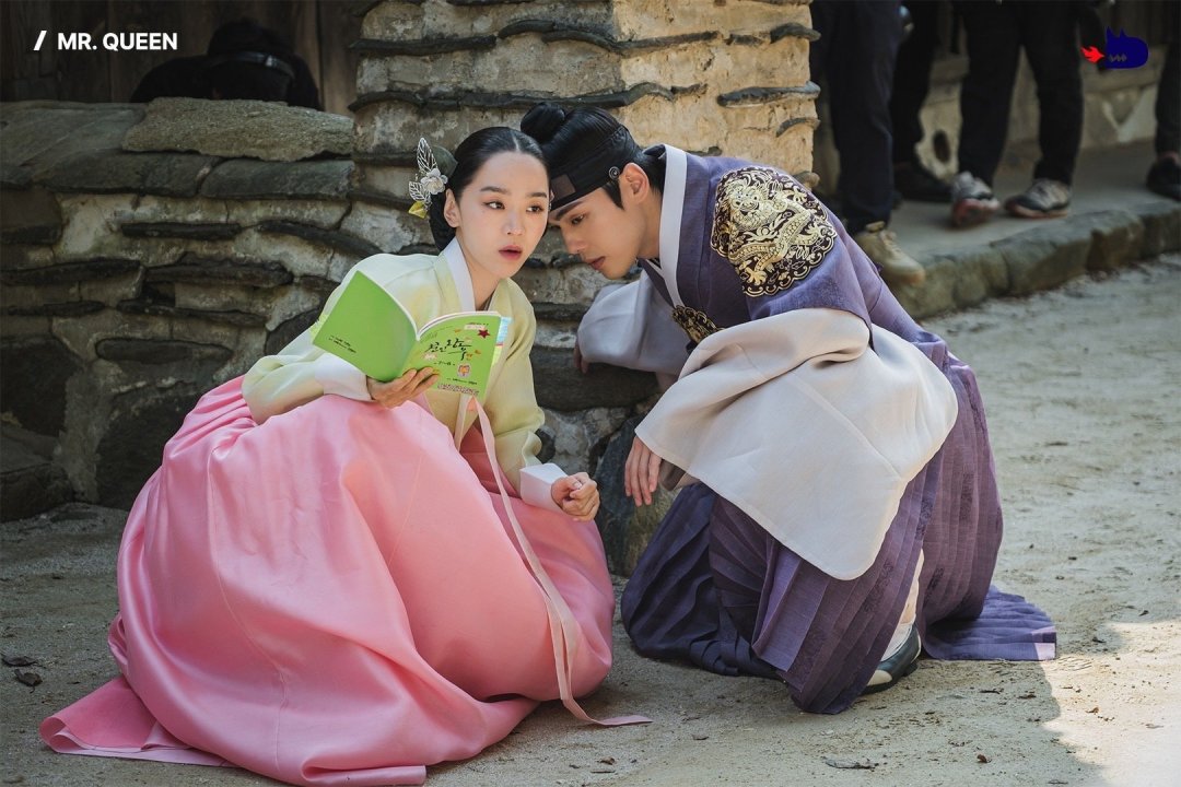 申惠善拿下青龙视后、导演新作开机:开播五年半的《哲仁王后》,现在重刷正当时