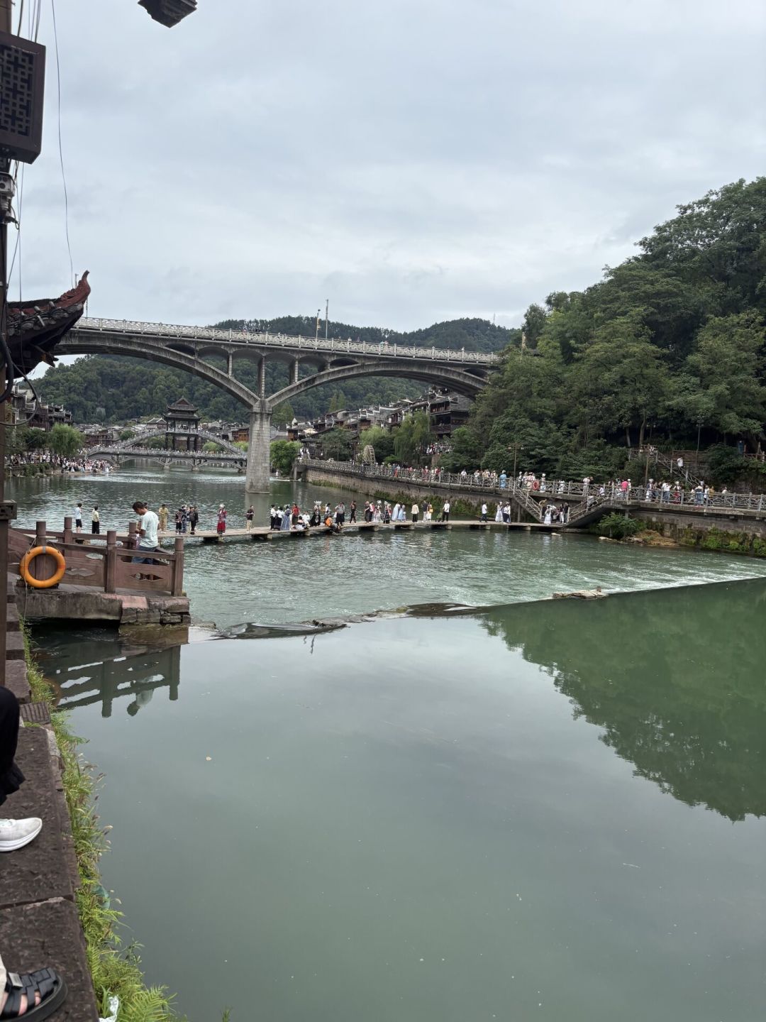68元能拍,1000多照样翻车:民族服饰旅拍的行情、套路和避坑清单